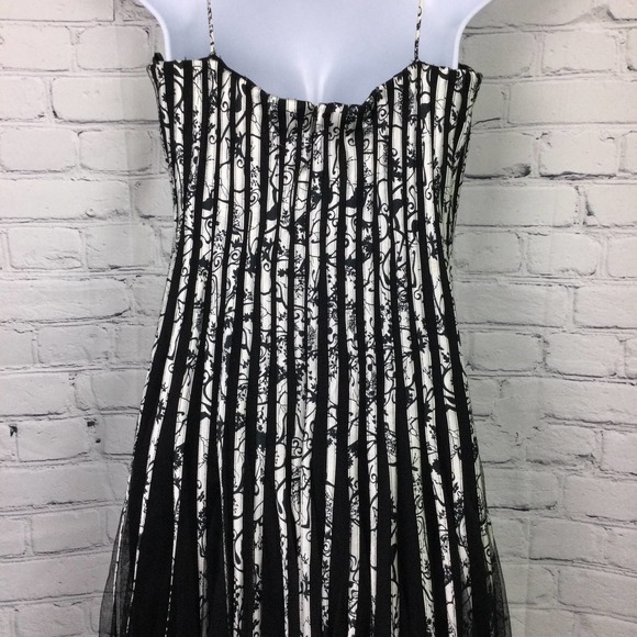 JS Collections Women's Floral Patterned Accordion Draped Black Midi Dress 8 - Picture 5 of 15